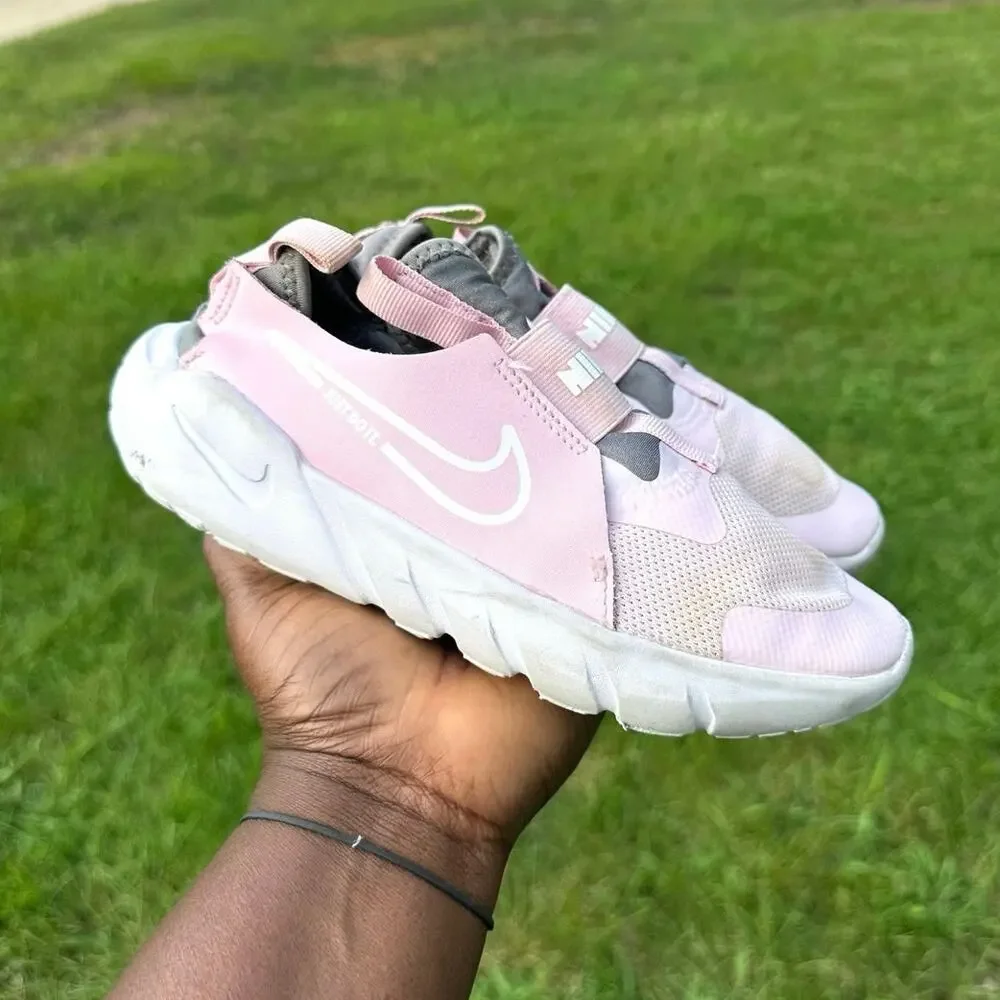 Nike Kids' Flex Runner 2 Sneaker‎ Size 3Y Pink Shoes